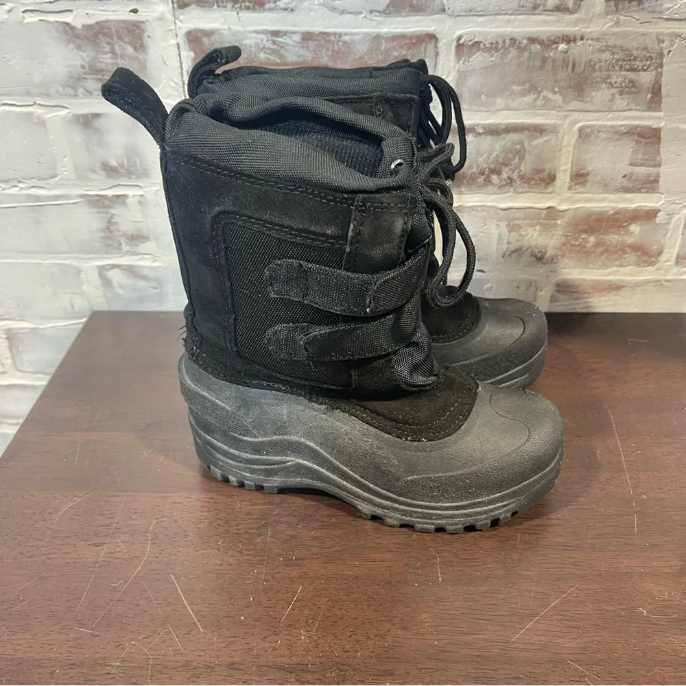 Cold tech snow boots youth size 4
